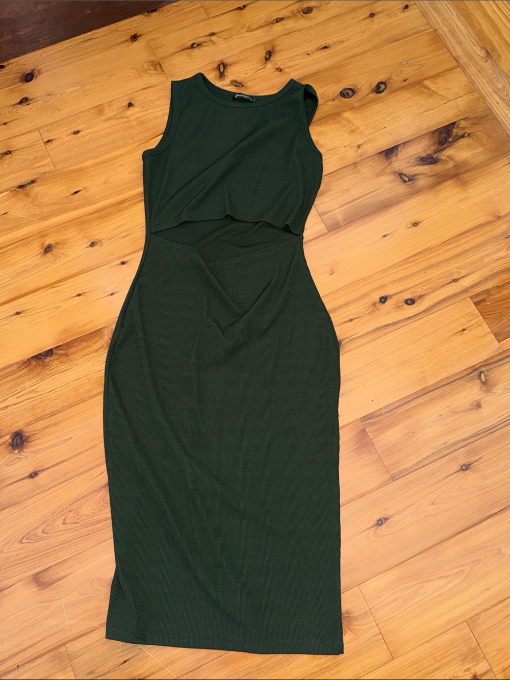 Prettygarden ribbed Sleeveless Midi Dress with Front Cutout in Forest Green